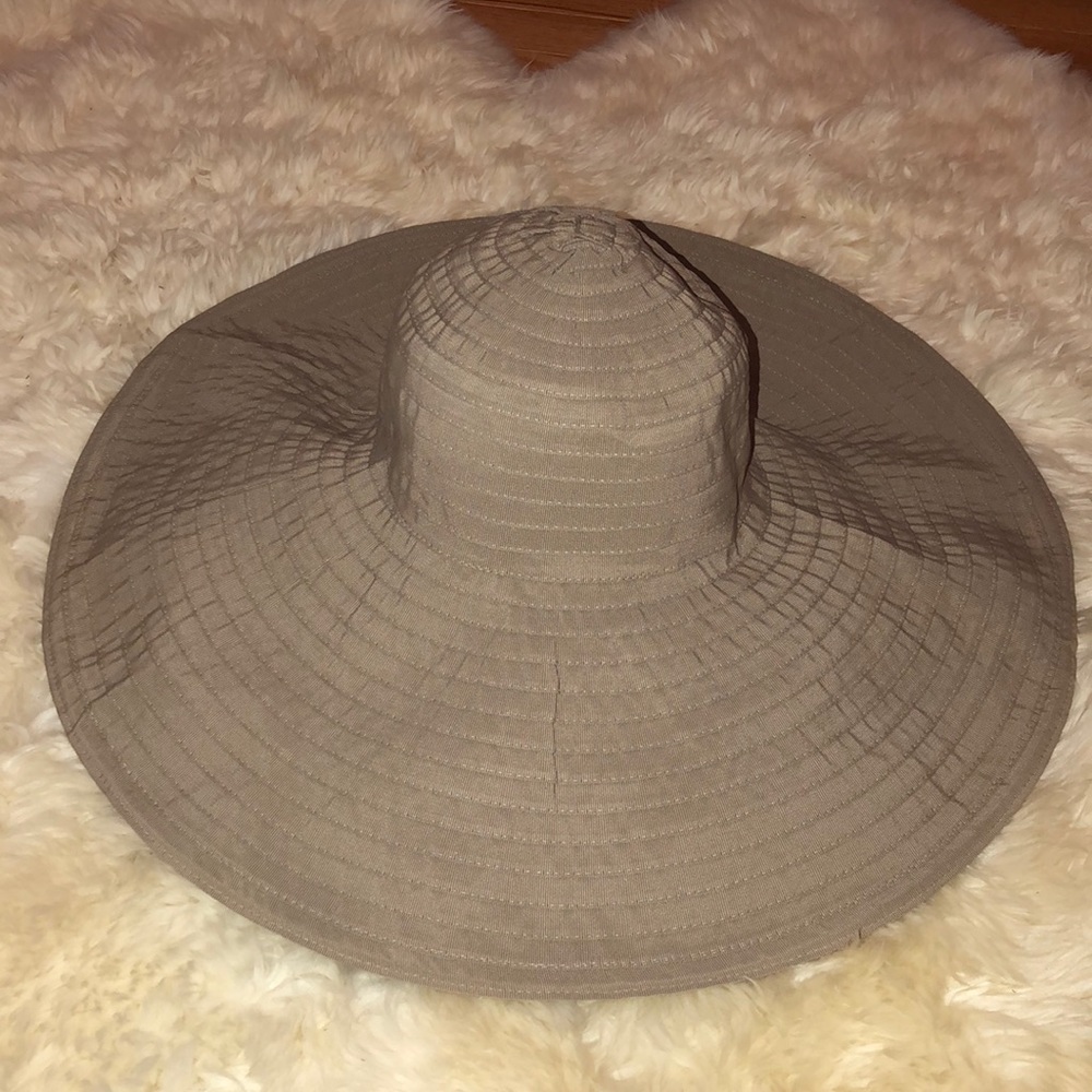 Saks Fifth Avenue Sun Hat